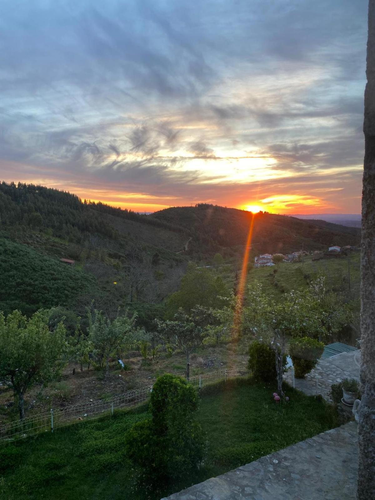 הוילה אלדאה דאס דז Casinha Por Do Sol מראה חיצוני תמונה